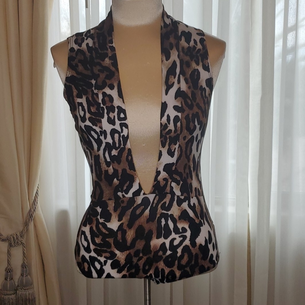 NWOT Animal print plunging neck bodysuit